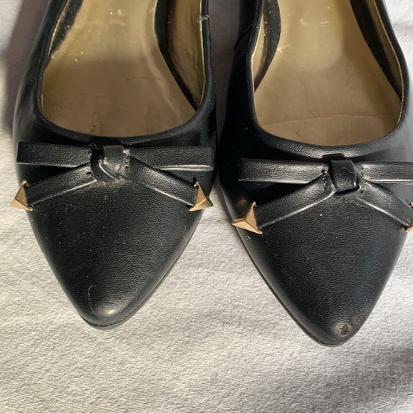 BCBG Generation Black Flats with Gold Tipped Bows - Picture 3 of 5